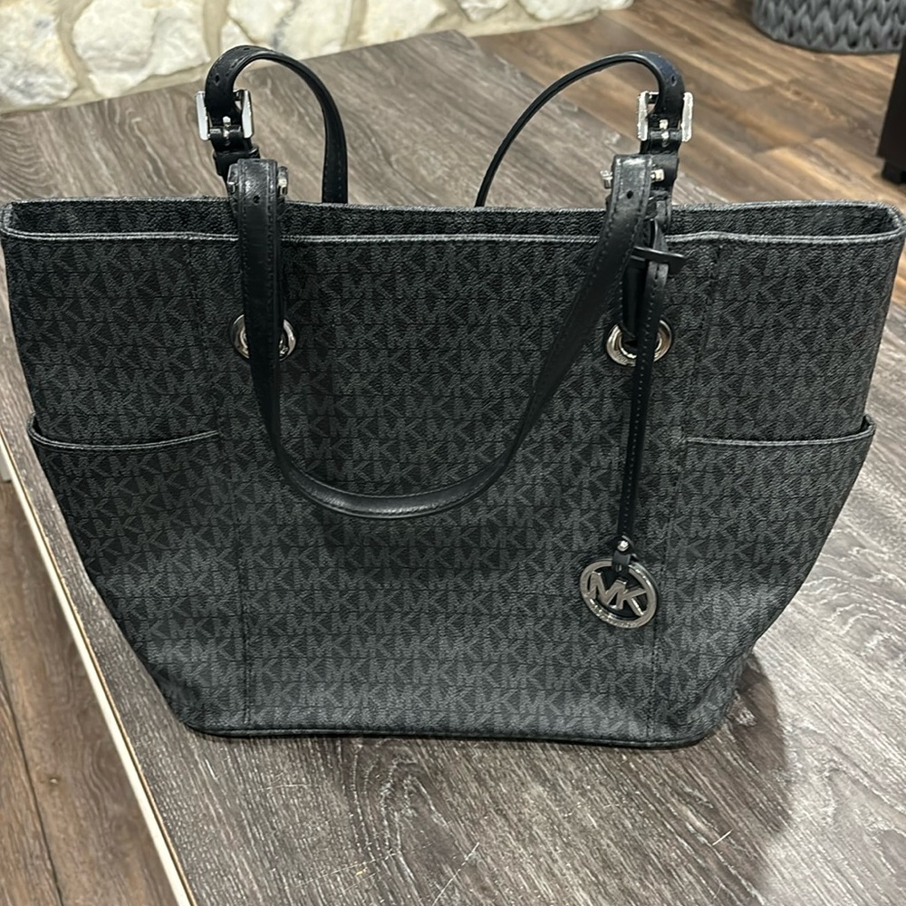 Genuine Michael Kors tote. Classic design. Like new.